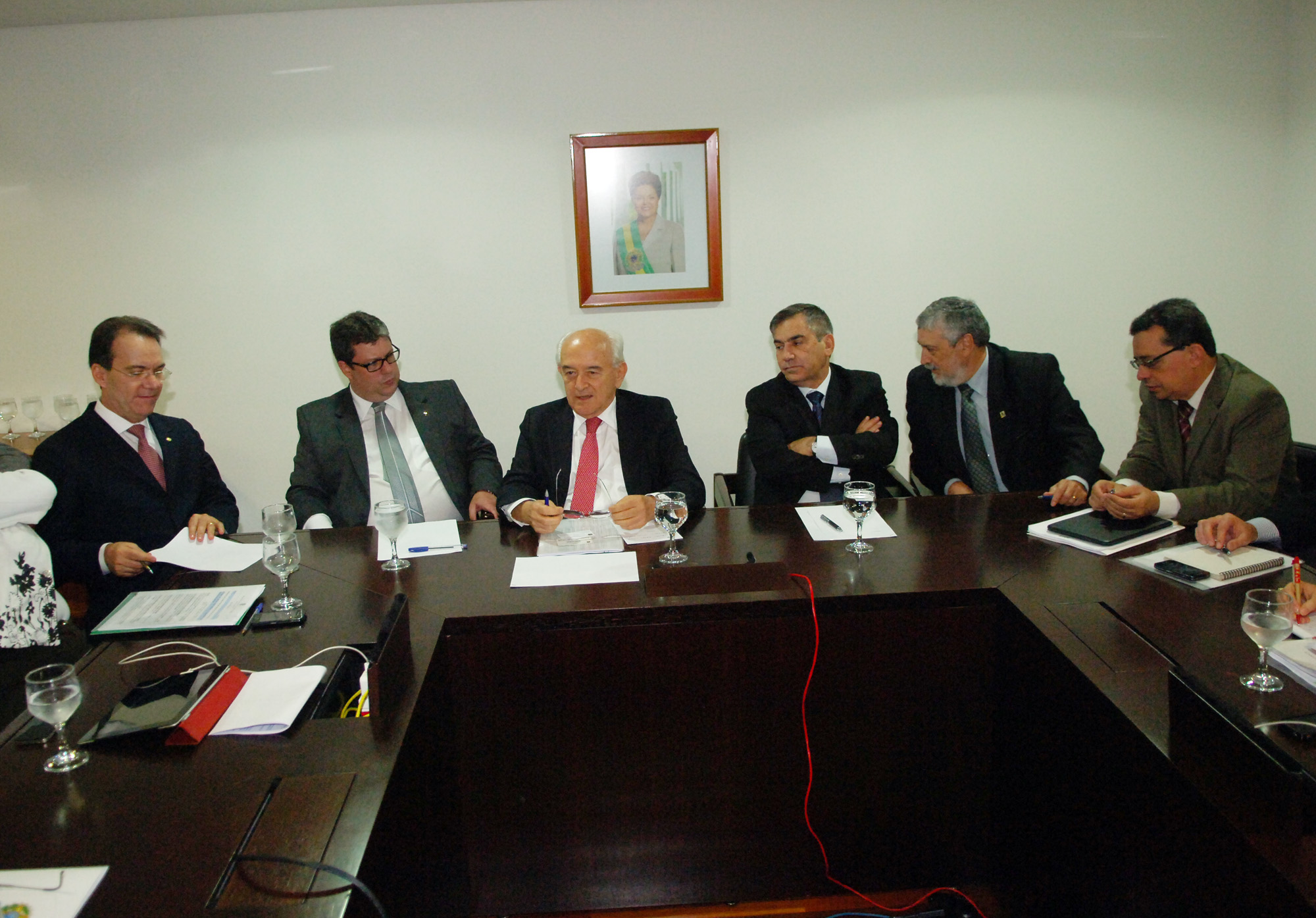 Ministro do trabalho Manoel Dias durante reuniao com centrais  sindicais e parlamentares sobre lei de terceirizaçao.